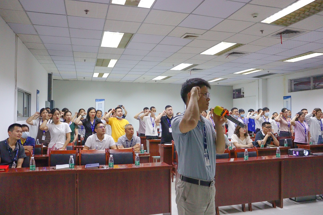 04 学员宣誓 (1).jpg